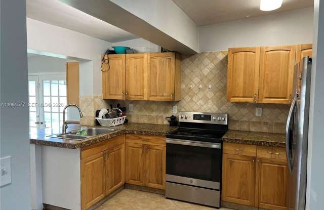 1885 NE 53rd Street, Pompano Beach, FL 33064