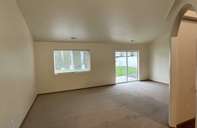 7722 North Maple Street