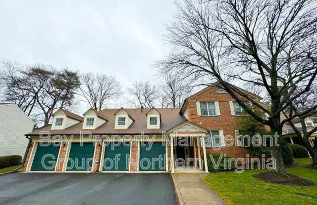 7258 Glen Hollow Ct
