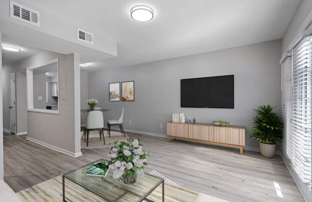 Beautifully Renovated Townhouse Near Downtown Clayton- EARN A MOTH OF UTILITIES!!