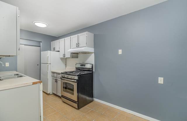 5305 Russell Avenue North - unit 210