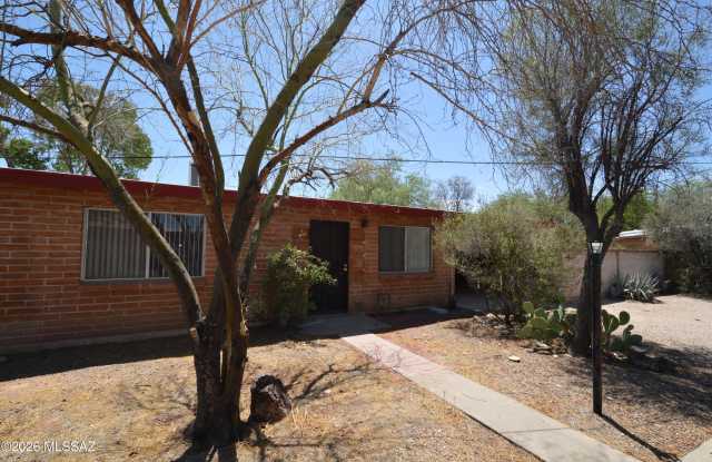 3529 E Florence Drive