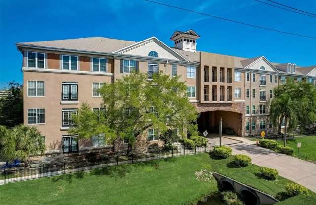 Photo of 4221 W Spruce St Apt 2420