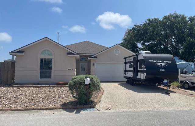 Waterfront Living in Corpus Christi – 3 Bed, 2 Bath Home with Boat Lifts & Scenic Views