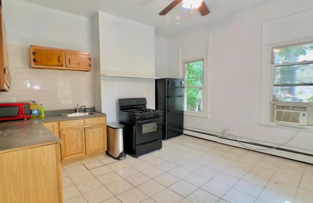 176 HOPKINS AVE