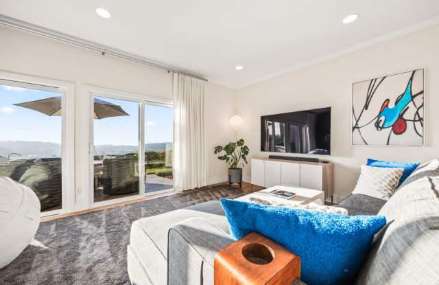 4452 Caminito Fuente