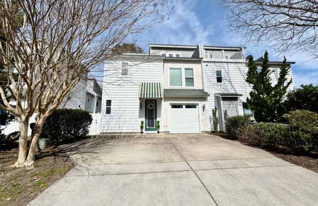Ready 04-01-26! A Shadowlawn Condo w/Rooftop Deck - 3 Primary Suites - Outdoor Shower - Pet Friendly!