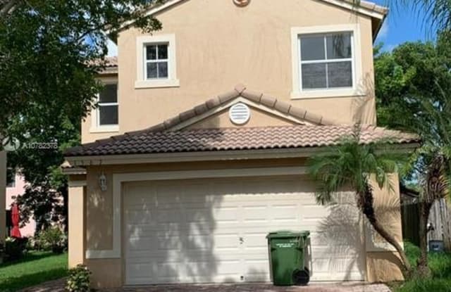 1567 SE 20th Ter - 1567 Southeast 20th Terrace, Homestead, FL 33035