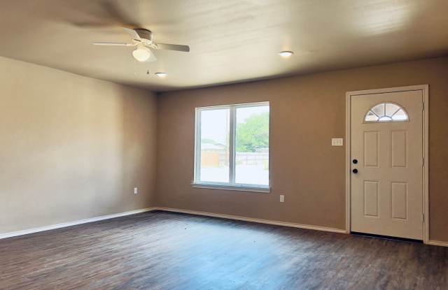 Modern 3-Bedroom, 2-Bathroom Home in North Lubbock