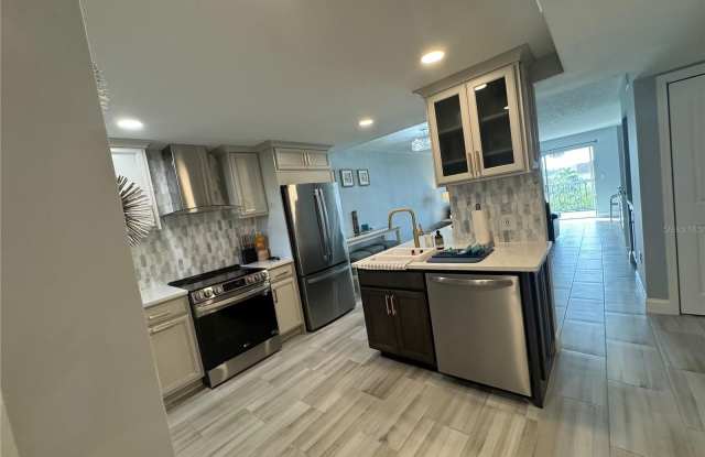 5537 SEA FOREST DRIVE