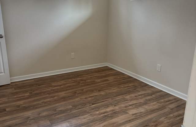 162 Cross Road Apt A Lexington, NC 27292