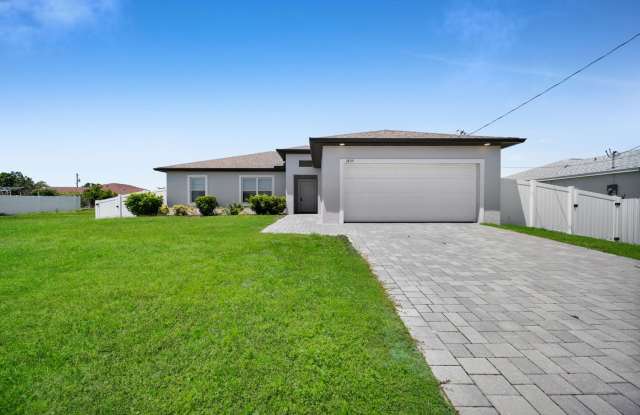 SINGLE FAMILY HOUSE AVAILABLE FOR RENT NOW!!!! Zip code 33993
