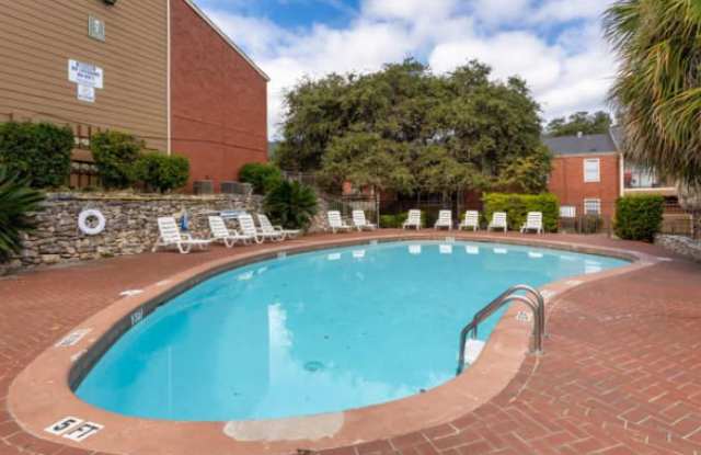 8312 N Interstate 35, #1190