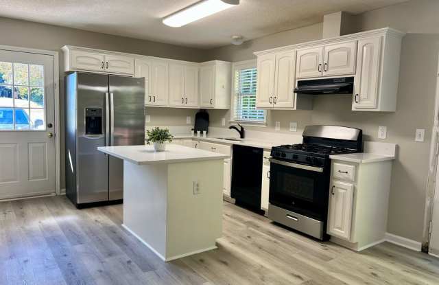 Charming 3BR House in Holly Springs