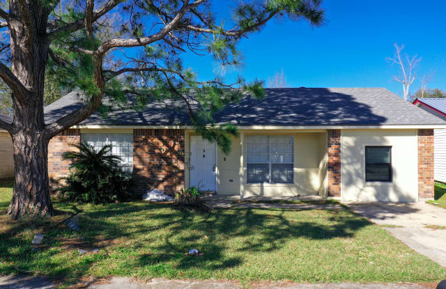 1849 Cinclair Loop - 1849 Cinclair Loop, Laplace, LA 70068