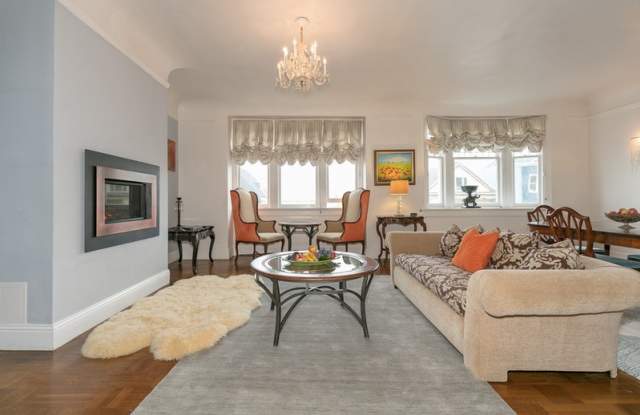 Photo of 2261 Union