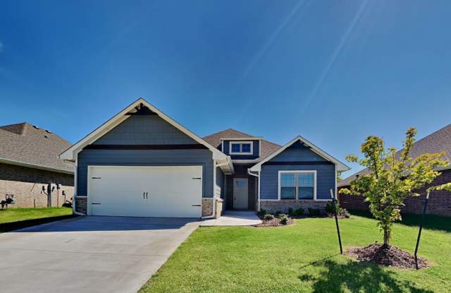 Luxury 4 Bedroom 2 Bathroom Home in Norman Schools (Cedar Lane Community) (Neighborhood Pool and Park)