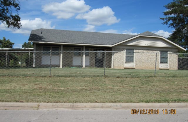 4802 SE Aberdeen - 4802 Southeast Aberdeen Avenue, Lawton, OK 73501