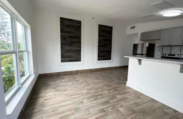 Photo of 1050 W 7th Street