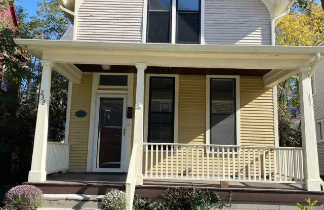 Historic Three Bedroom, Single Family Home in Fairmount Square! - 232 Wellington Avenue Southeast, Grand Rapids, MI 49506