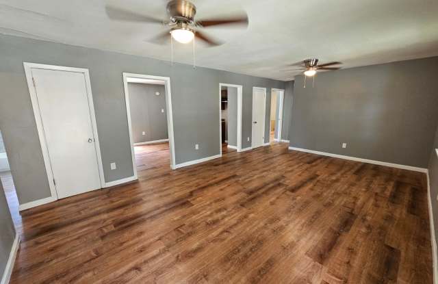 1325 Bruce Street - 1