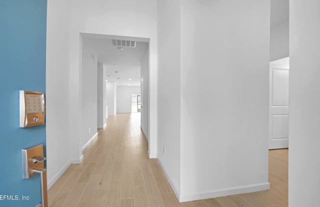 264 LAKE SINCLAIR Street