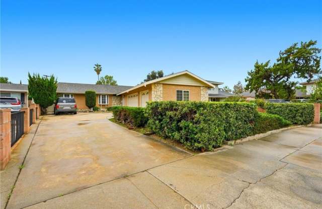 18932 Ballinger Street