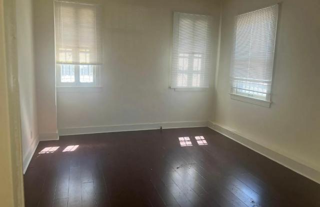 456 South Kenmore Avenue