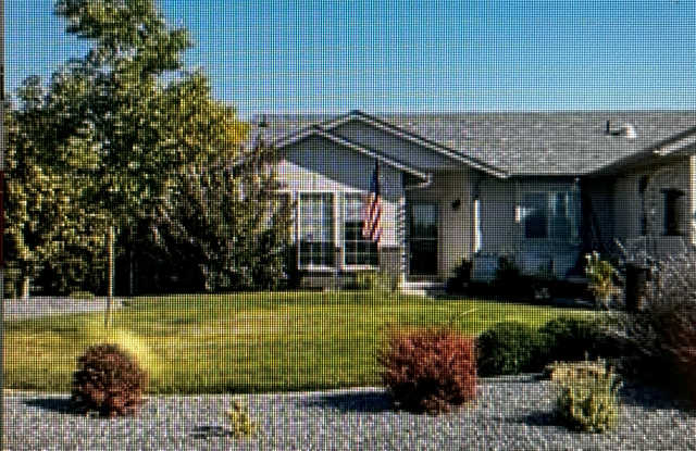 Photo of 388 West Harris Street