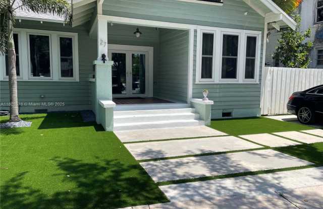 Photo of 27 Northeast 49th Street