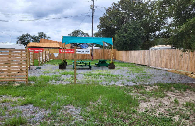 9050-B Navarre Pkwy unit: B