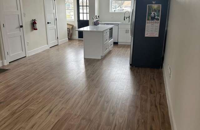 2277 HOLLINSHED Avenue