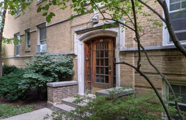 828 Reba Place
