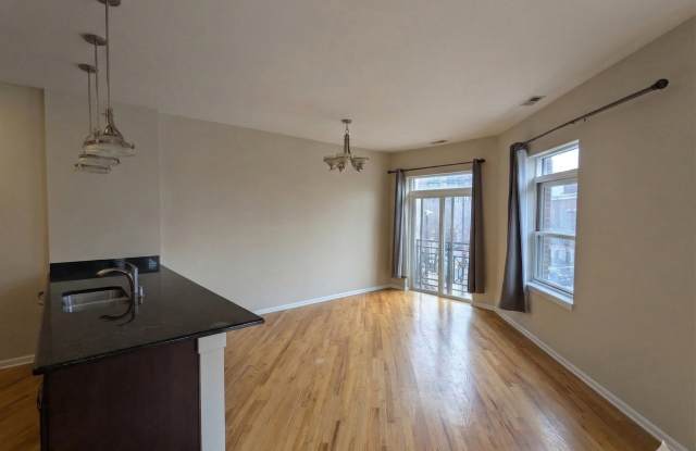 1431 S Halsted St Apt 3B