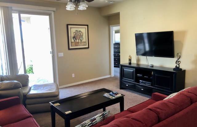 6566 W MOCKINGBIRD Court