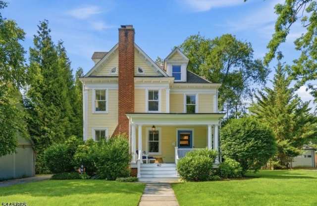 40 Oakwood Ave