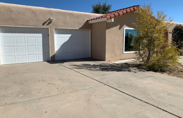 208 2nd St SE - 208 2nd Street Southeast, Rio Rancho, NM 87124