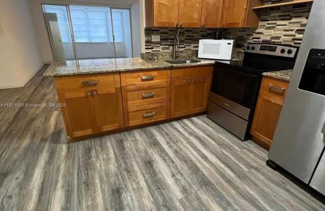 Photo of 1680 NE 191st St