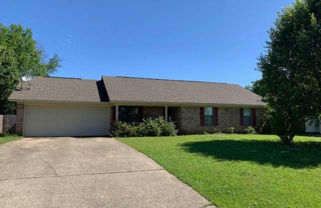 Photo of Cozy 3 Bed 2 Bath Available in May! Apply Today!
