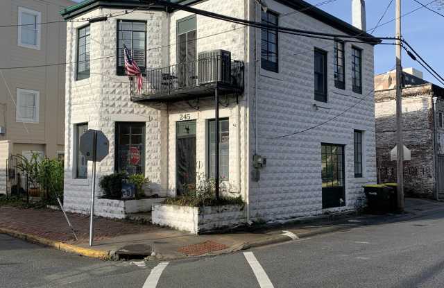 Photo of 245 Lincoln Streets