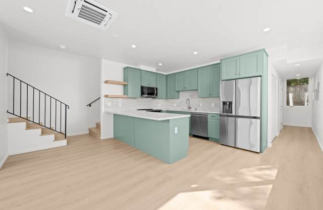 862 1/2 South Curson Avenue862 1/2