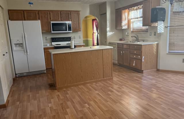 4825 Bixby Ridge Drive East