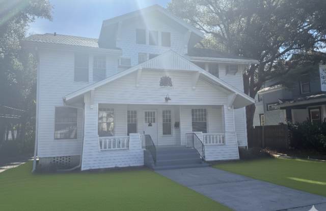 Fully Renovated One bedroom One bath - Stainless steel appliances and granite Countertops! Available Now