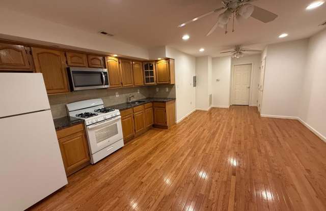 Photo of 4304 LANCASTER Avenue unit: 2Nd Floor