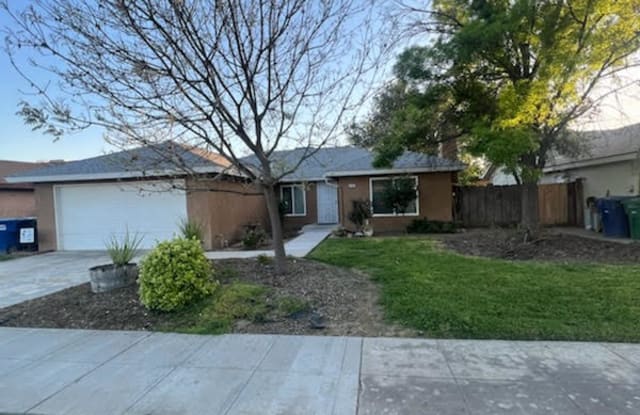 2700 Monocott Drive - 2700 Monocott Drive, Madera, CA 93637