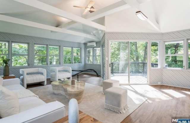 Photo of 11 Maple Avenue