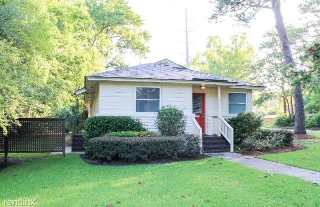 334 E 65th St - 334 East 65th Street, Savannah, GA 31405