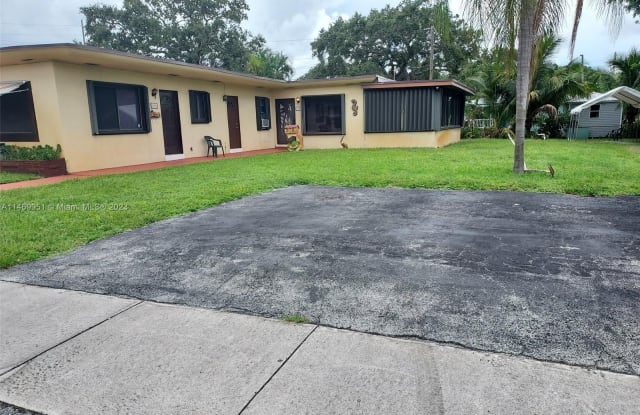 208 SW 3rd St - 208 Southwest 3rd Street, Dania Beach, FL 33004