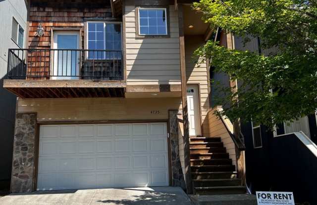 4735 SE Paladin Ln.