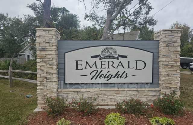 12115 Emerald Heights Ln